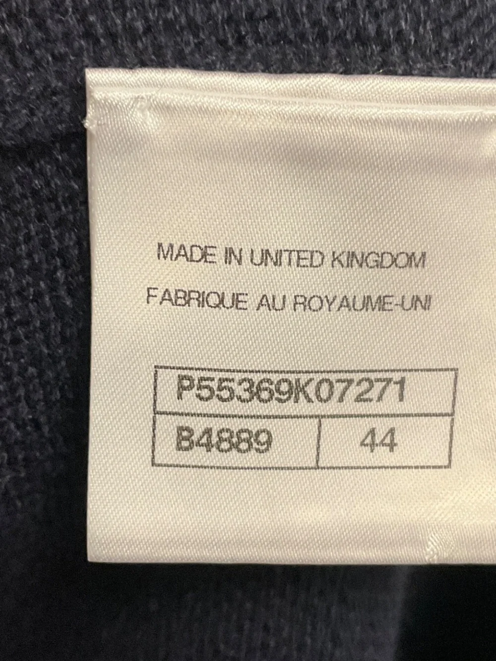 CHANEL NAVY / WHITE 2016 CASHMERE KNIT LONG CARDIGAN SWEATER WITH SILVER CC LOGO - Picture 5 of 8